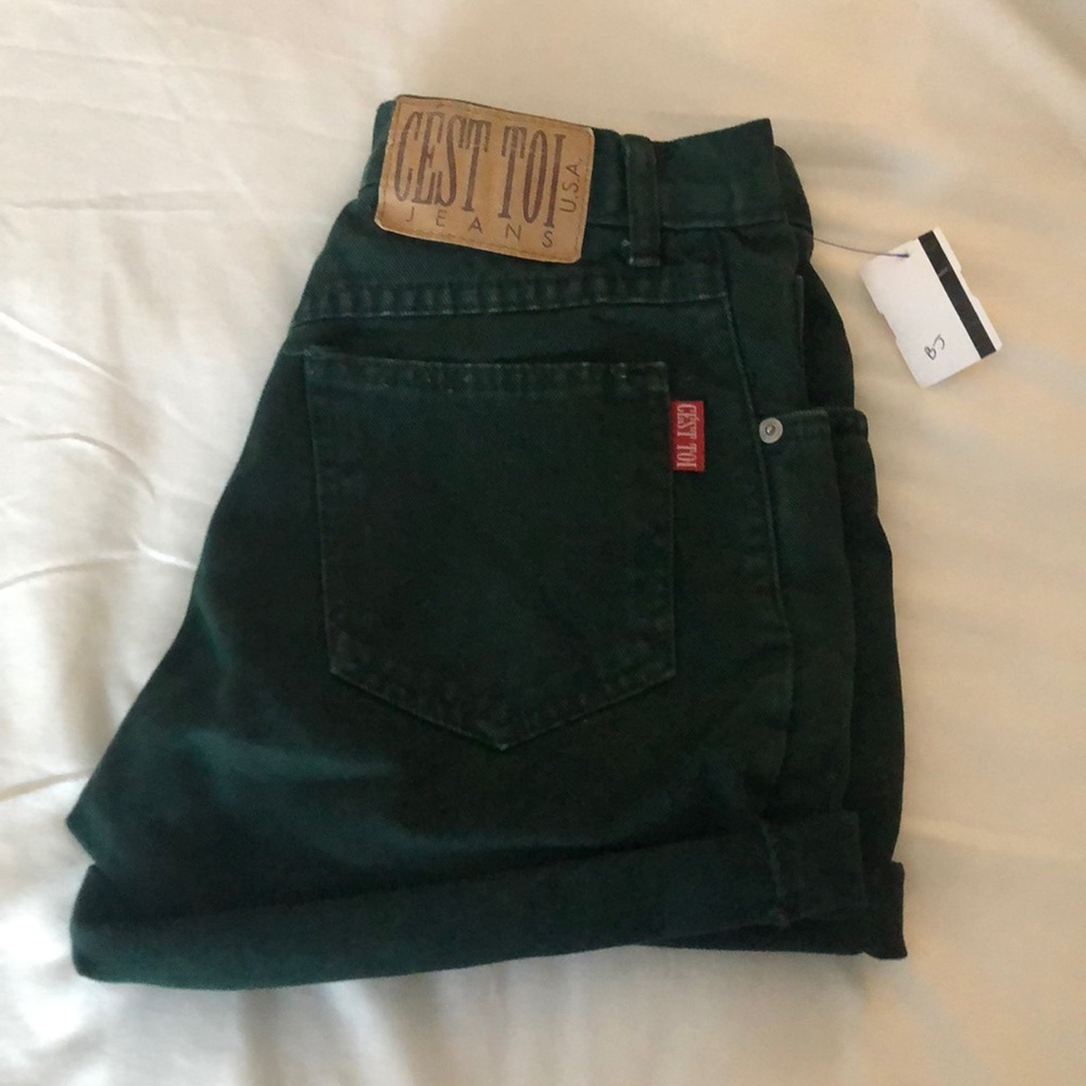 Cést Toi dark green high waisted shorts